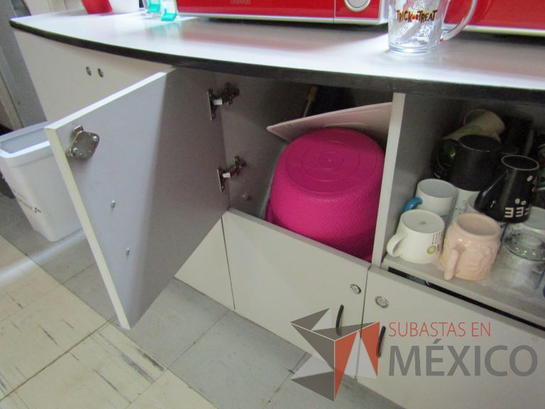 Lote 088 - Mueble con 5 puertas y 1 espacio - Imagen 3