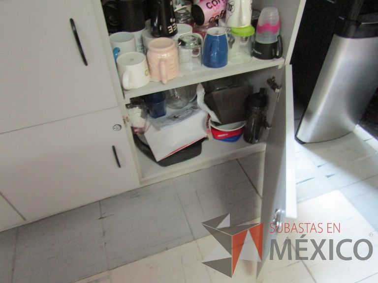 Lote 088 - Mueble con 5 puertas y 1 espacio - Imagen 7