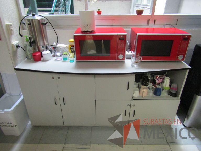 Lote 088 - Mueble con 5 puertas y 1 espacio - Imagen 5
