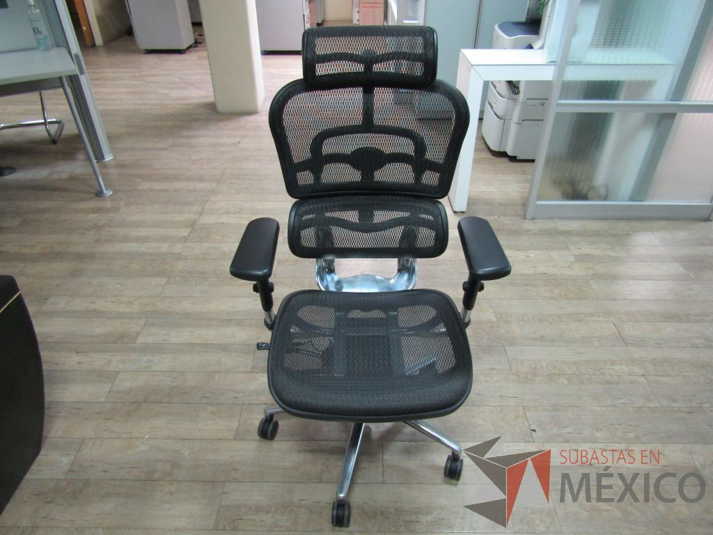 Lote 228 - 2 Sillas operativas con ruedas, descansabrazos, cabecera, asiento y respaldo en malla - Imagen 10