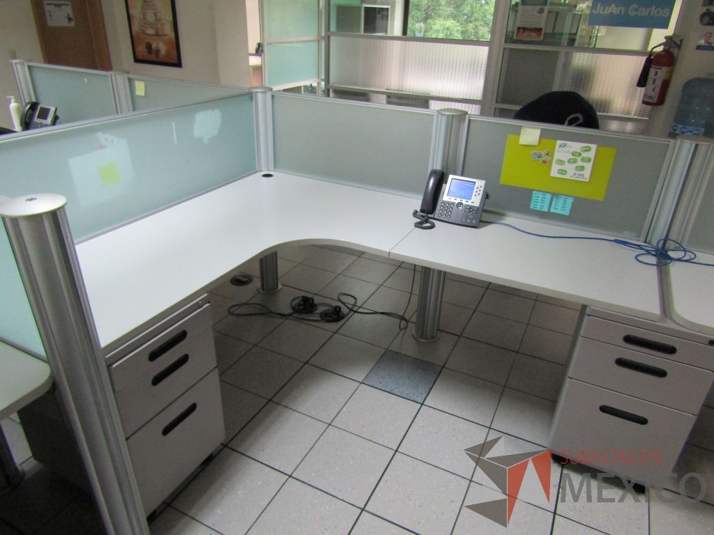 Lote 343 - Estación de trabajo para 15 personas con mampara y 15 archiveros - Imagen 31