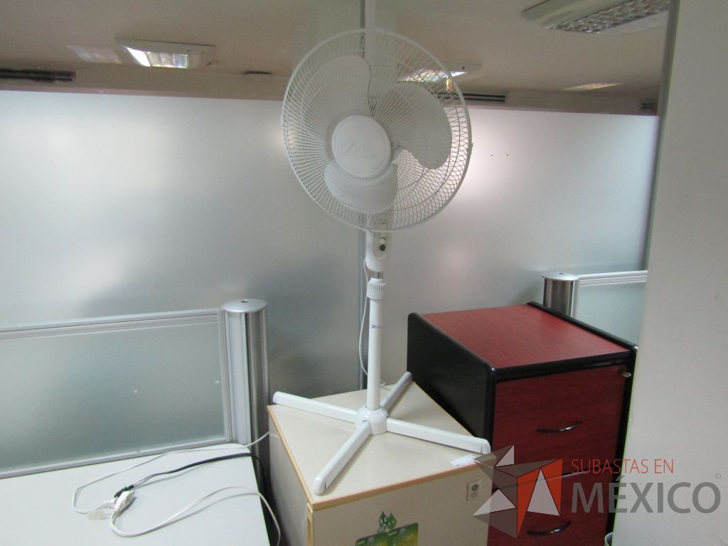 Lote 396 - Ventilador marca ZFAN