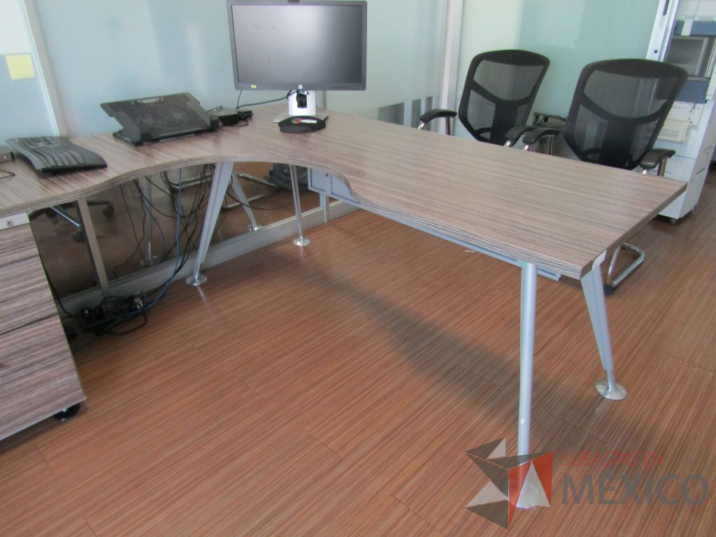 Lote 408 - Escritorio en escuadra con archivero de 3 cajones - Imagen 5