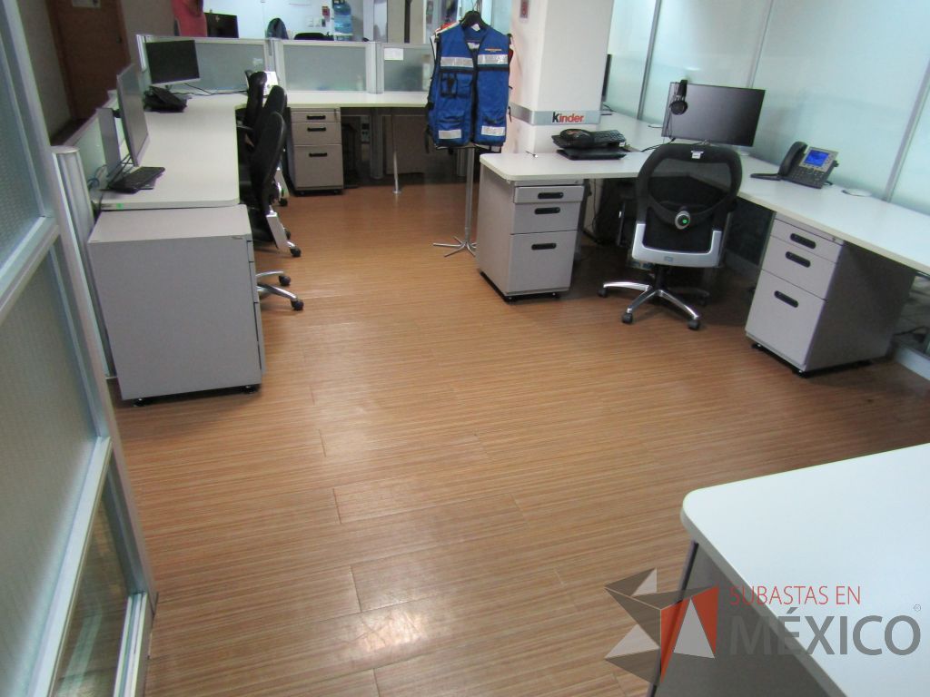 Lote 095 - Estación de trabajo para 8 personas con mampara de vidrio y 8 archiveros - Imagen 10