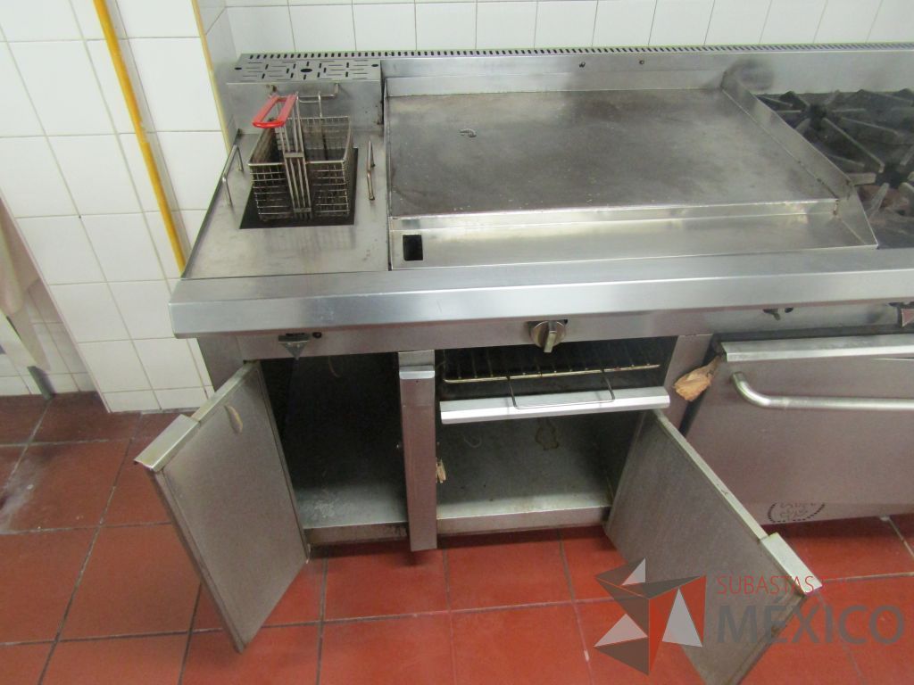 Lote 459 - Plancha con 4 quemadores, freidora y horno de acero inoxidable - Imagen 12