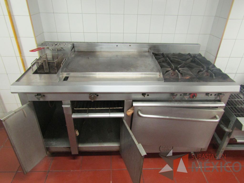 Lote 459 - Plancha con 4 quemadores, freidora y horno de acero inoxidable
