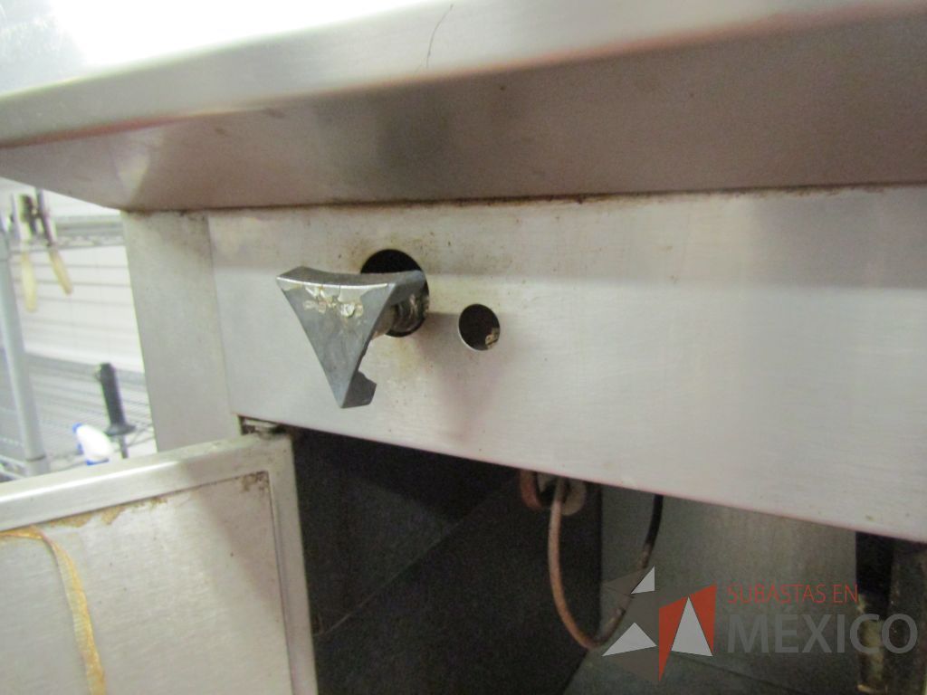 Lote 459 - Plancha con 4 quemadores, freidora y horno de acero inoxidable - Imagen 17