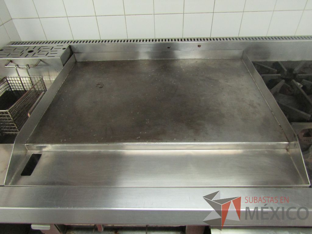 Lote 459 - Plancha con 4 quemadores, freidora y horno de acero inoxidable - Imagen 28