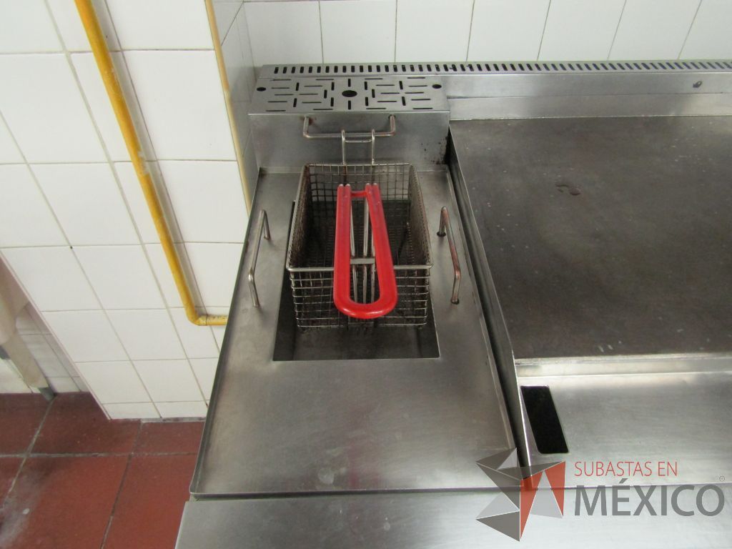 Lote 459 - Plancha con 4 quemadores, freidora y horno de acero inoxidable - Imagen 29