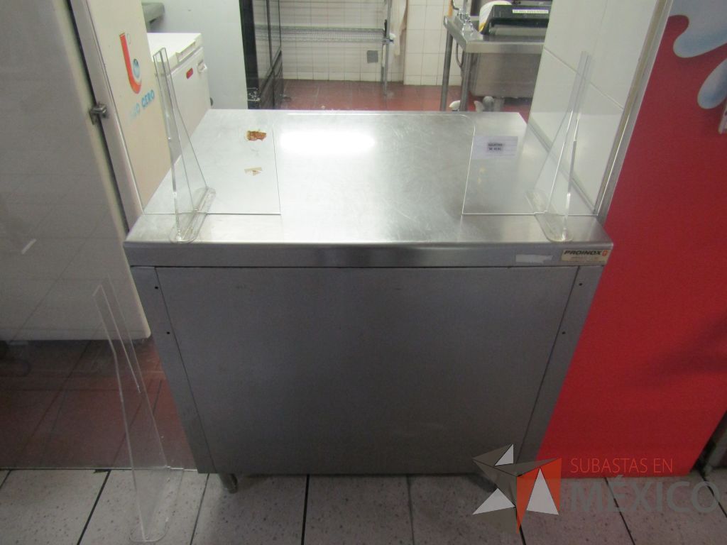 Lote 464 - Mesa de trabajo con 1 entrepaño de acero inoxidable - Imagen 6
