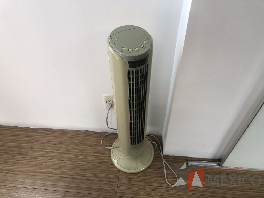Lote 249 - Ventilador de torre marca ALOHA BREEZE - Imagen 10