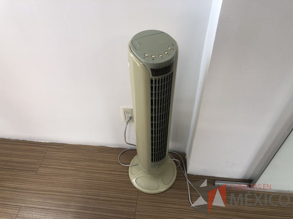 Lote 249 - Ventilador de torre marca ALOHA BREEZE - Imagen 9