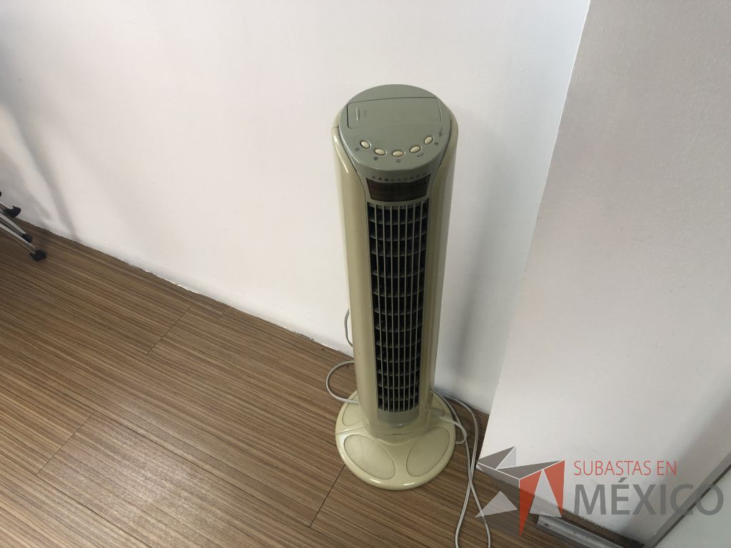 Lote 249 - Ventilador de torre marca ALOHA BREEZE - Imagen 8