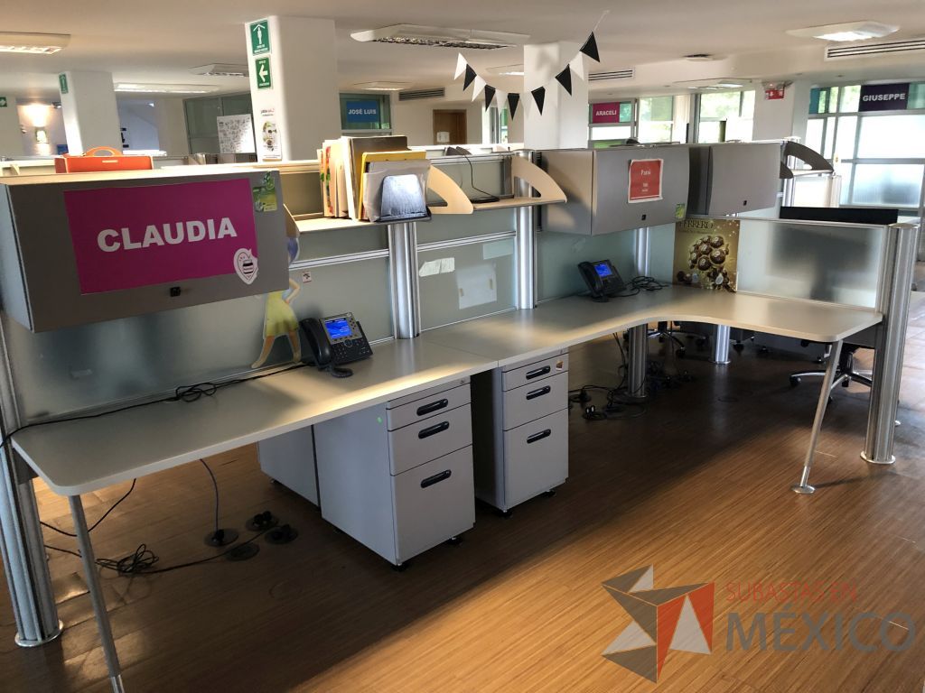 Lote 086 - Estación de trabajo para 20 personas - Imagen 12
