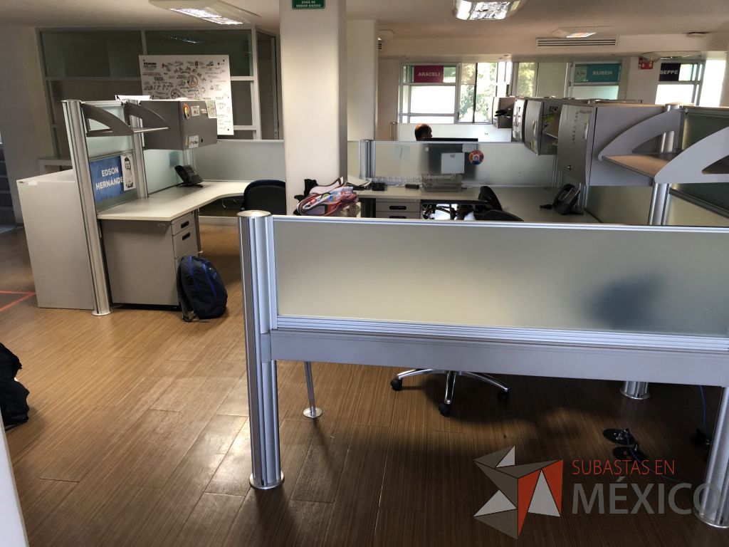 Lote 086 - Estación de trabajo para 20 personas - Imagen 16