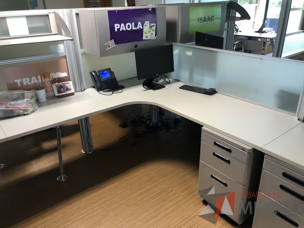 Lote 086 - Estación de trabajo para 20 personas - Imagen 52