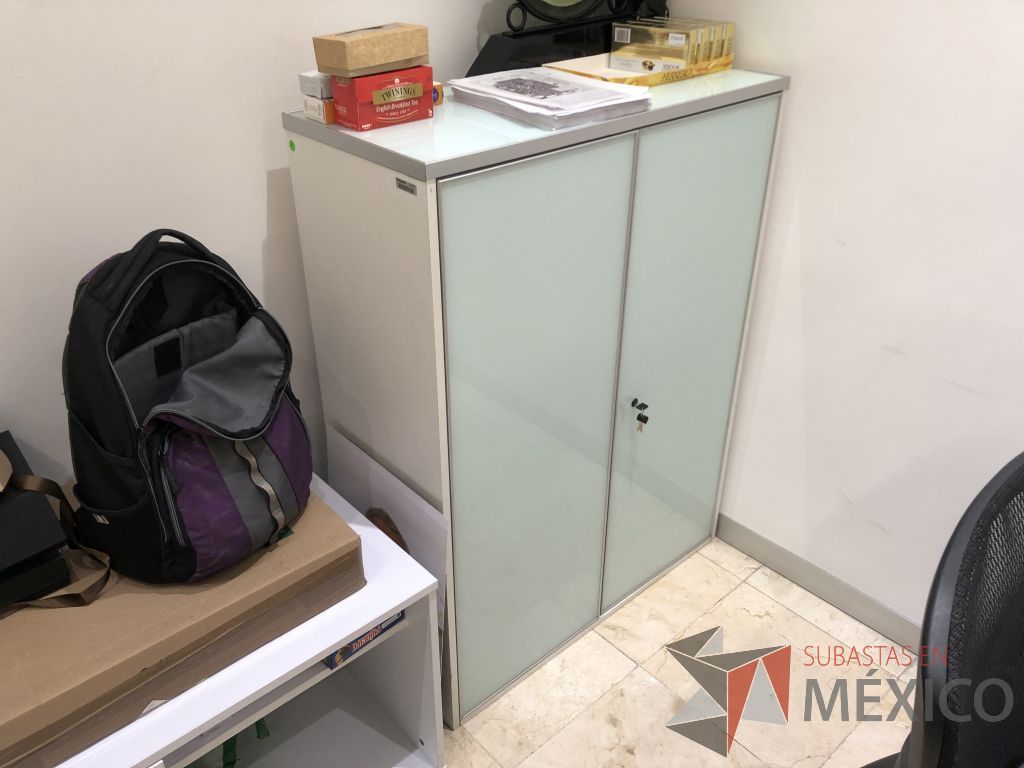 Lote 595 - Gabinete de 2 puertas - Imagen 2