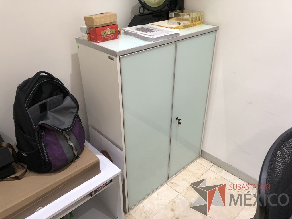 Lote 595 - Gabinete de 2 puertas - Imagen 3