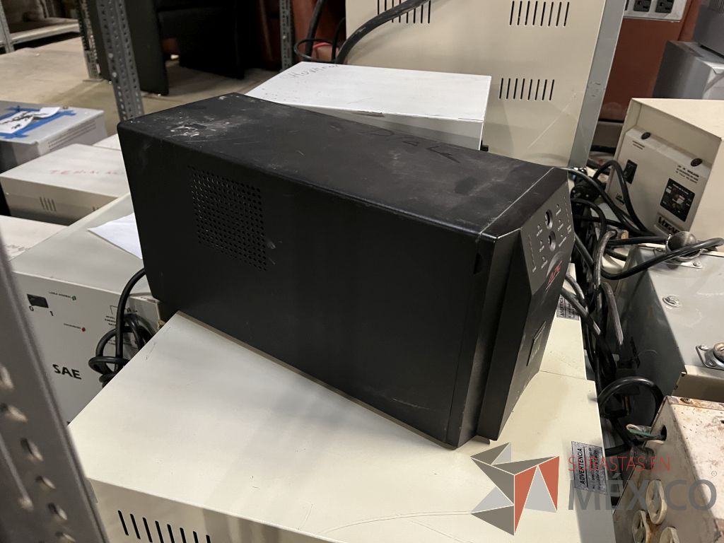 Lote 050 - 12 UPS diferentes modelos, marca GE, TOSHIBA, APC 1500 y CDP - Imagen 46
