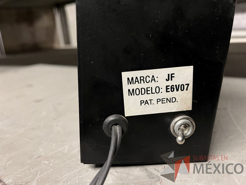 Lote 047 - 424 Lamparas de luz negra de diferentes modelos y Esterilizadora - Imagen 7