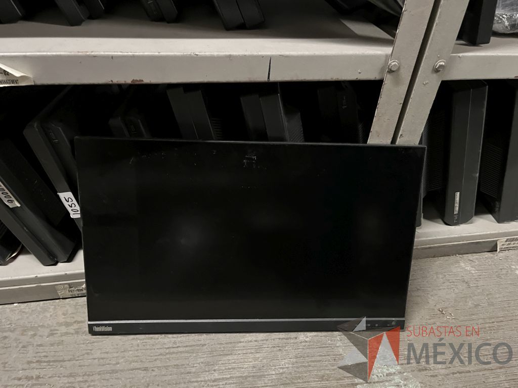 Lote 066 - 279 Pantallas Ti (marcas Lenovo, IBM y Dell) y 1 Caja con cables diversos (VGA, poder e impresora) - Imagen 17