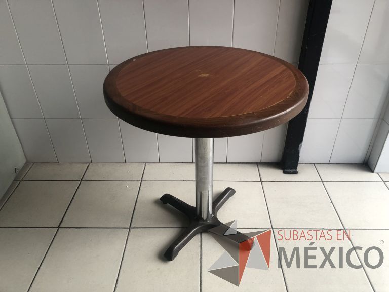 Lote 028 - Mesa redonda con cubierta color madera - Imagen 2