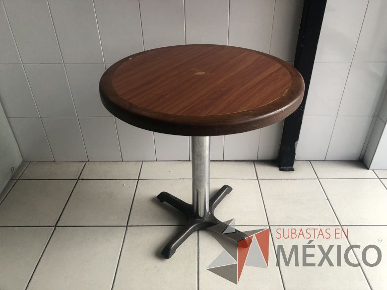 Lote 028 - Mesa redonda con cubierta color madera - Imagen 3