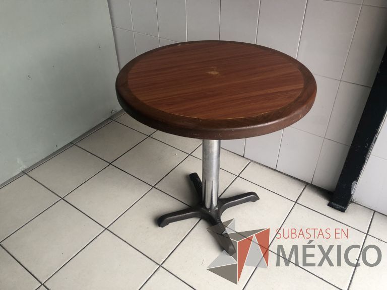 Lote 028 - Mesa redonda con cubierta color madera - Imagen 4