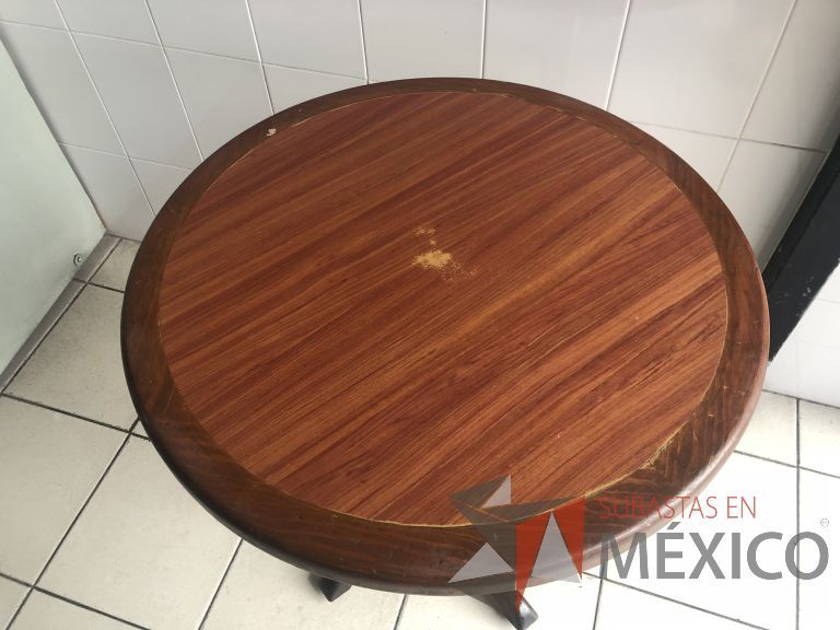 Lote 028 - Mesa redonda con cubierta color madera - Imagen 7