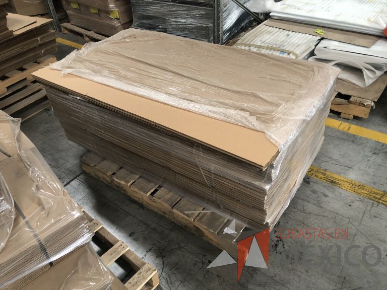 Lote 019 - 7556 Piezas de diferentes materiales (Etiquetas, cajas de cartón, lamina de cartón, caja de cartón, etc.) - Imagen 77