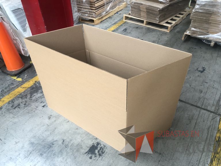 Lote 019 - 7556 Piezas de diferentes materiales (Etiquetas, cajas de cartón, lamina de cartón, caja de cartón, etc.) - Imagen 80