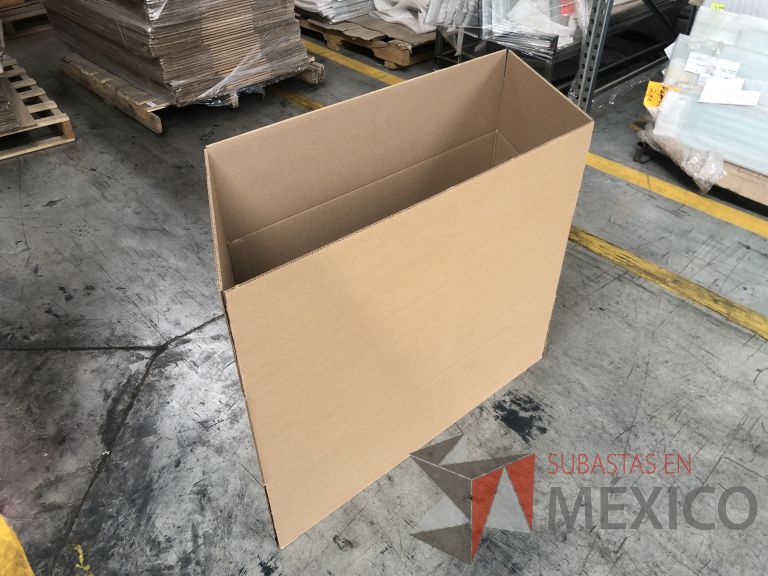 Lote 019 - 7556 Piezas de diferentes materiales (Etiquetas, cajas de cartón, lamina de cartón, caja de cartón, etc.) - Imagen 70