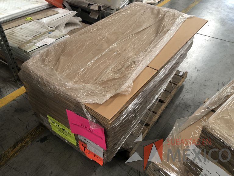Lote 019 - 7556 Piezas de diferentes materiales (Etiquetas, cajas de cartón, lamina de cartón, caja de cartón, etc.) - Imagen 69