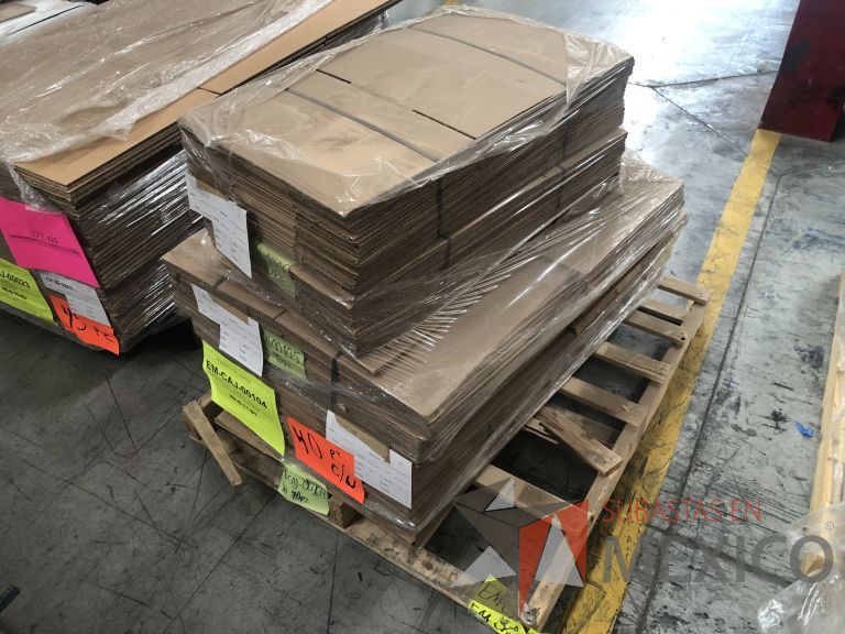Lote 019 - 7556 Piezas de diferentes materiales (Etiquetas, cajas de cartón, lamina de cartón, caja de cartón, etc.) - Imagen 154