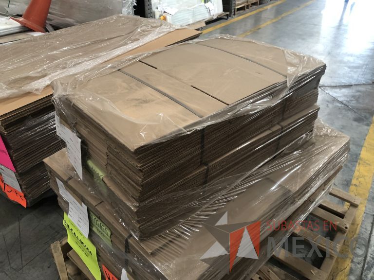 Lote 019 - 7556 Piezas de diferentes materiales (Etiquetas, cajas de cartón, lamina de cartón, caja de cartón, etc.) - Imagen 120