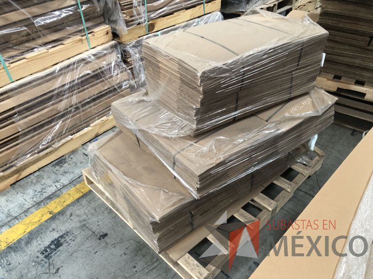 Lote 019 - 7556 Piezas de diferentes materiales (Etiquetas, cajas de cartón, lamina de cartón, caja de cartón, etc.) - Imagen 118