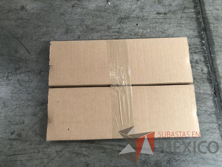 Lote 019 - 7556 Piezas de diferentes materiales (Etiquetas, cajas de cartón, lamina de cartón, caja de cartón, etc.) - Imagen 7