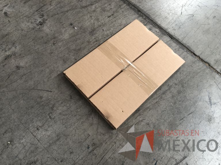 Lote 019 - 7556 Piezas de diferentes materiales (Etiquetas, cajas de cartón, lamina de cartón, caja de cartón, etc.) - Imagen 25