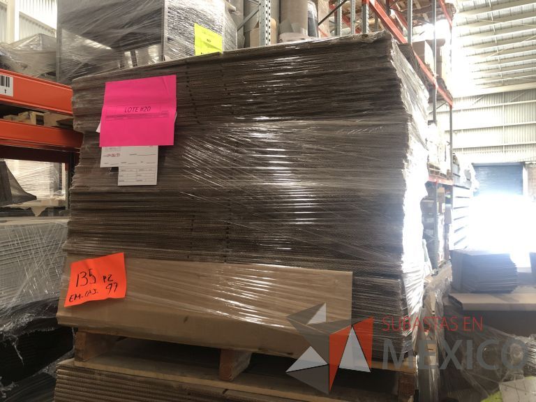 Lote 019 - 7556 Piezas de diferentes materiales (Etiquetas, cajas de cartón, lamina de cartón, caja de cartón, etc.) - Imagen 161