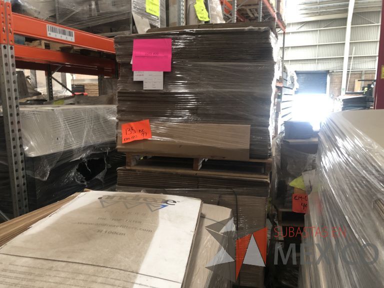 Lote 019 - 7556 Piezas de diferentes materiales (Etiquetas, cajas de cartón, lamina de cartón, caja de cartón, etc.) - Imagen 58