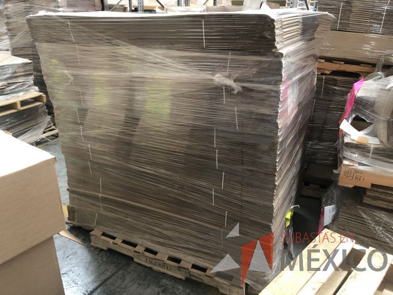 Lote 019 - 7556 Piezas de diferentes materiales (Etiquetas, cajas de cartón, lamina de cartón, caja de cartón, etc.) - Imagen 28