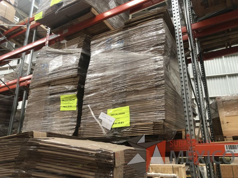 Lote 019 - 7556 Piezas de diferentes materiales (Etiquetas, cajas de cartón, lamina de cartón, caja de cartón, etc.) - Imagen 32