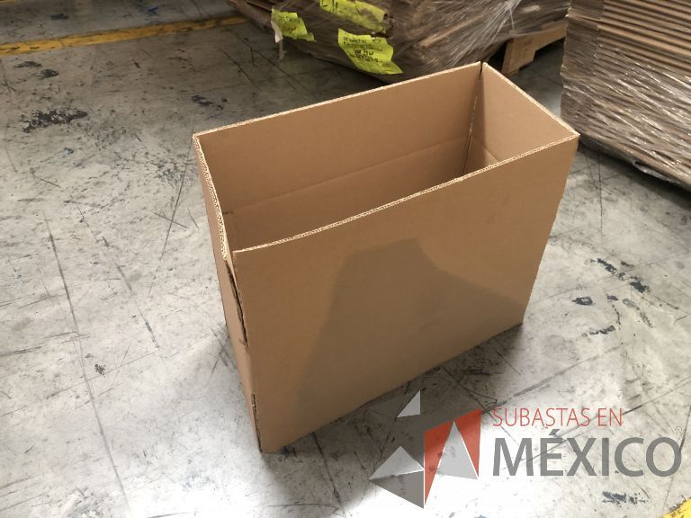 Lote 019 - 7556 Piezas de diferentes materiales (Etiquetas, cajas de cartón, lamina de cartón, caja de cartón, etc.) - Imagen 123