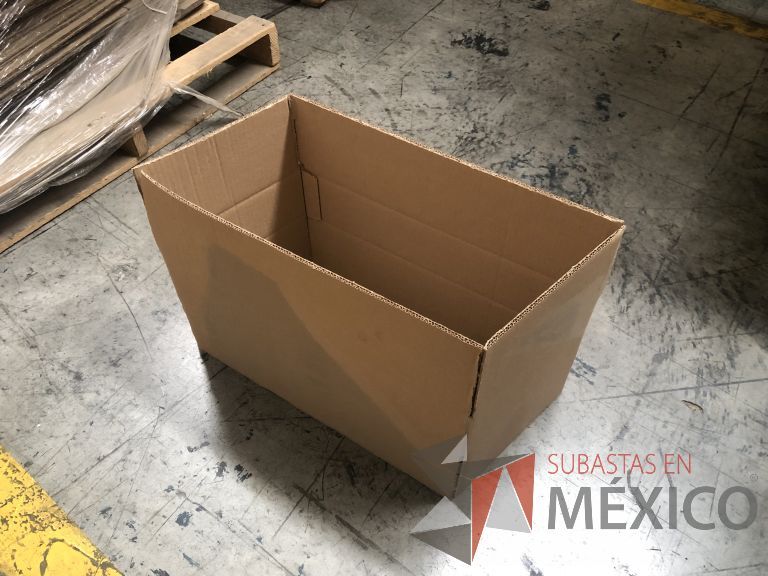 Lote 019 - 7556 Piezas de diferentes materiales (Etiquetas, cajas de cartón, lamina de cartón, caja de cartón, etc.) - Imagen 127