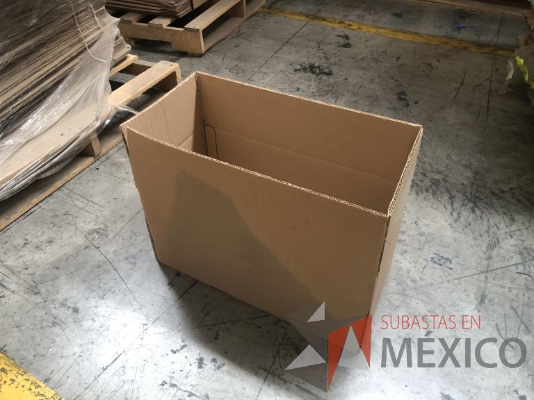 Lote 019 - 7556 Piezas de diferentes materiales (Etiquetas, cajas de cartón, lamina de cartón, caja de cartón, etc.) - Imagen 126