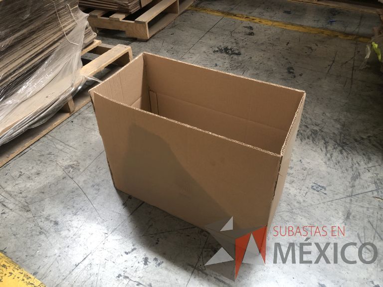 Lote 019 - 7556 Piezas de diferentes materiales (Etiquetas, cajas de cartón, lamina de cartón, caja de cartón, etc.) - Imagen 122