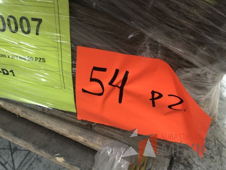 Lote 019 - 7556 Piezas de diferentes materiales (Etiquetas, cajas de cartón, lamina de cartón, caja de cartón, etc.) - Imagen 27