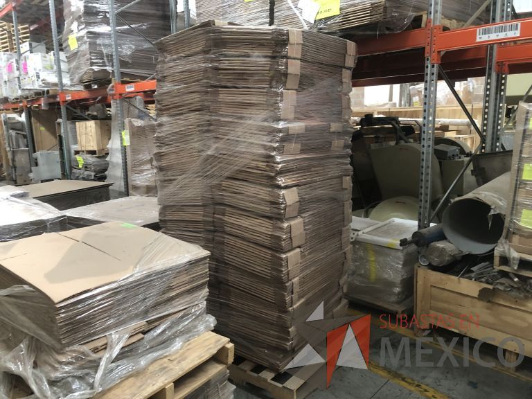 Lote 019 - 7556 Piezas de diferentes materiales (Etiquetas, cajas de cartón, lamina de cartón, caja de cartón, etc.) - Imagen 146
