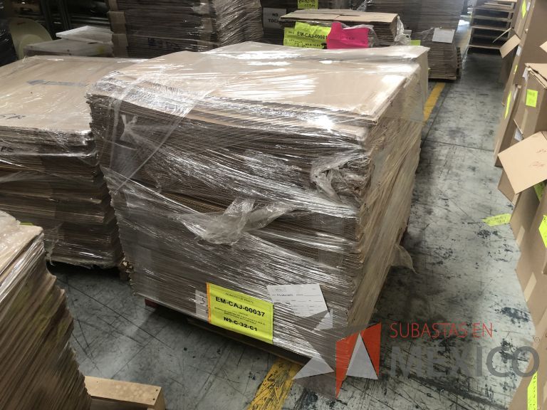Lote 019 - 7556 Piezas de diferentes materiales (Etiquetas, cajas de cartón, lamina de cartón, caja de cartón, etc.) - Imagen 148