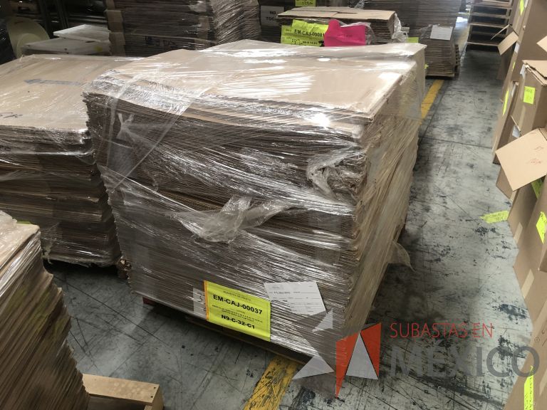 Lote 019 - 7556 Piezas de diferentes materiales (Etiquetas, cajas de cartón, lamina de cartón, caja de cartón, etc.) - Imagen 5